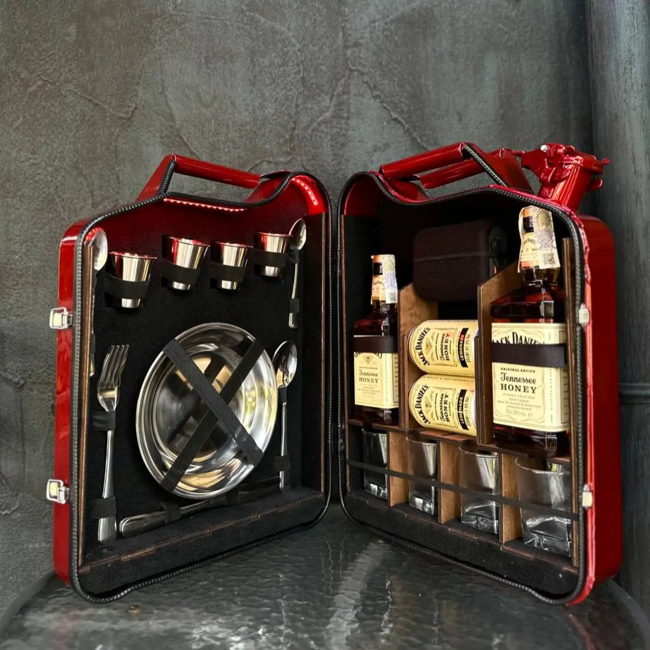 4672334376_w640_h640_4672334376